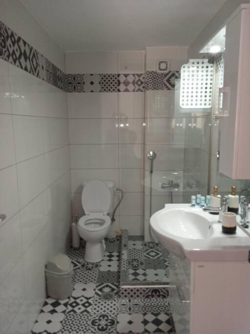 Teris123 Appartement Florina Buitenkant foto